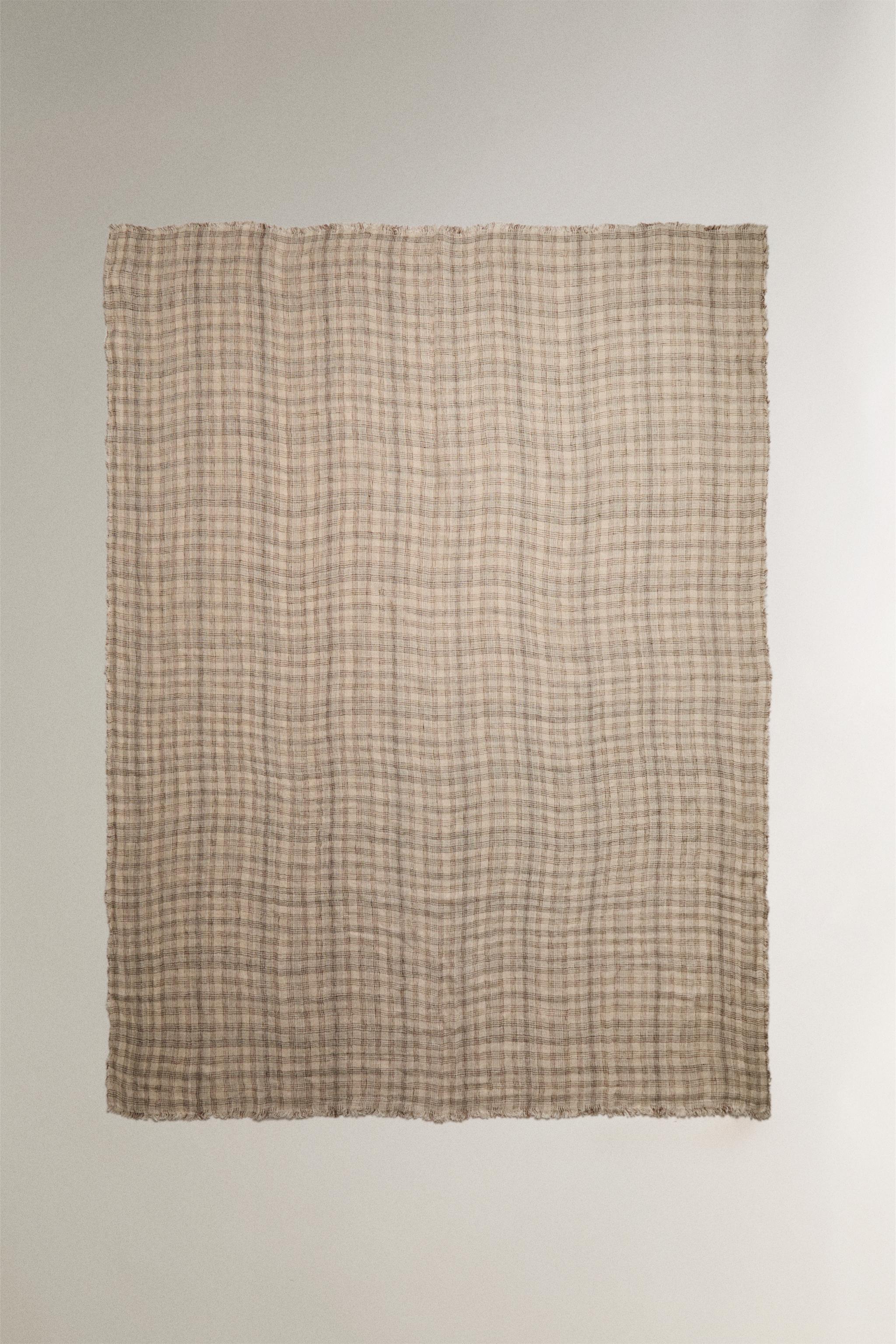 LINEN BLANKET